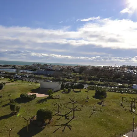 Апартаменти Naturiste Summer Port Nature 656 *